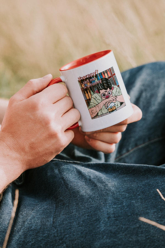 Therapie? Nur Ich & Whiskey – Weiße Tasse mit rotem Inneren